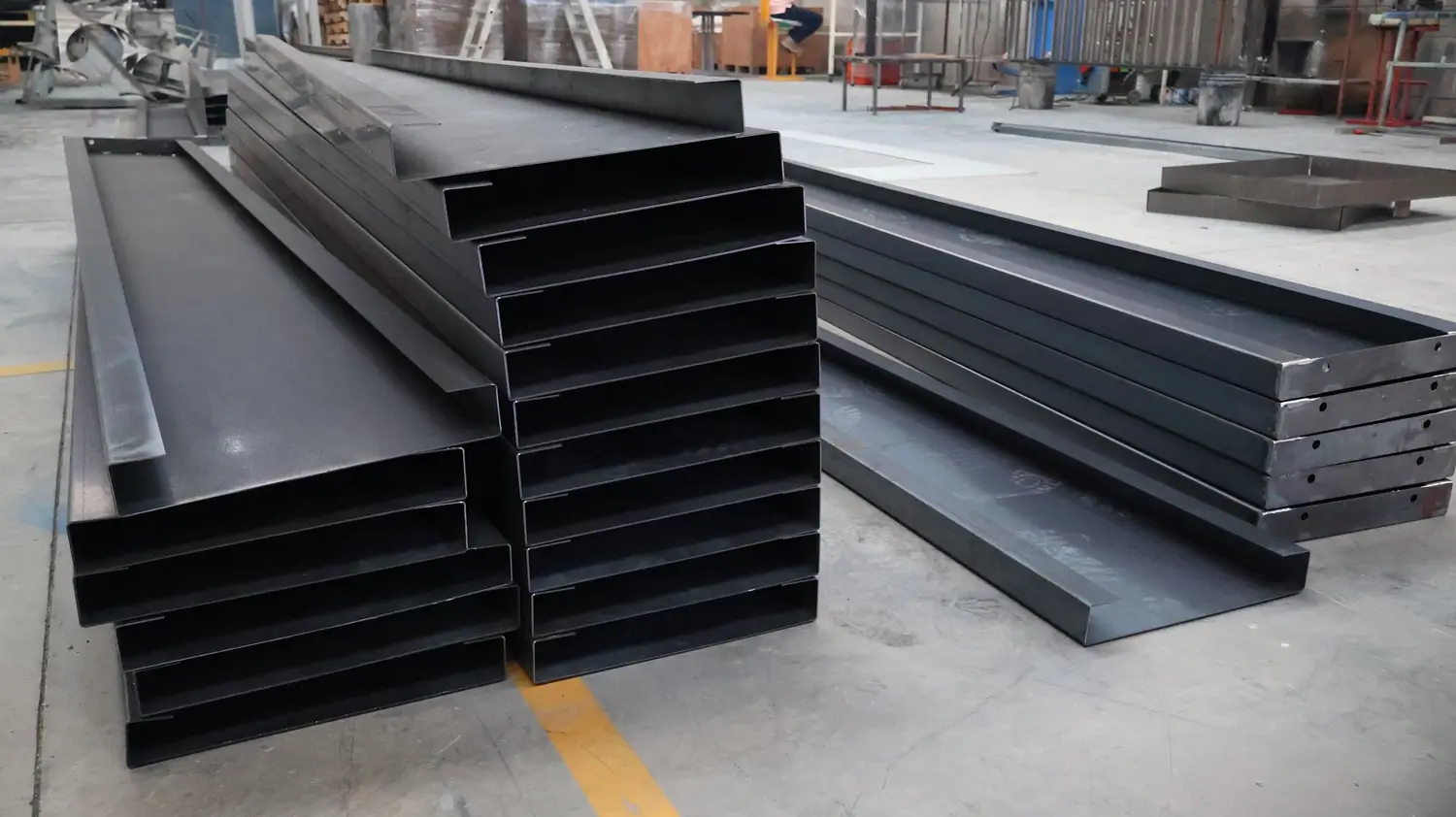 Faldones metálicos fabricados con corte y doblado CNC